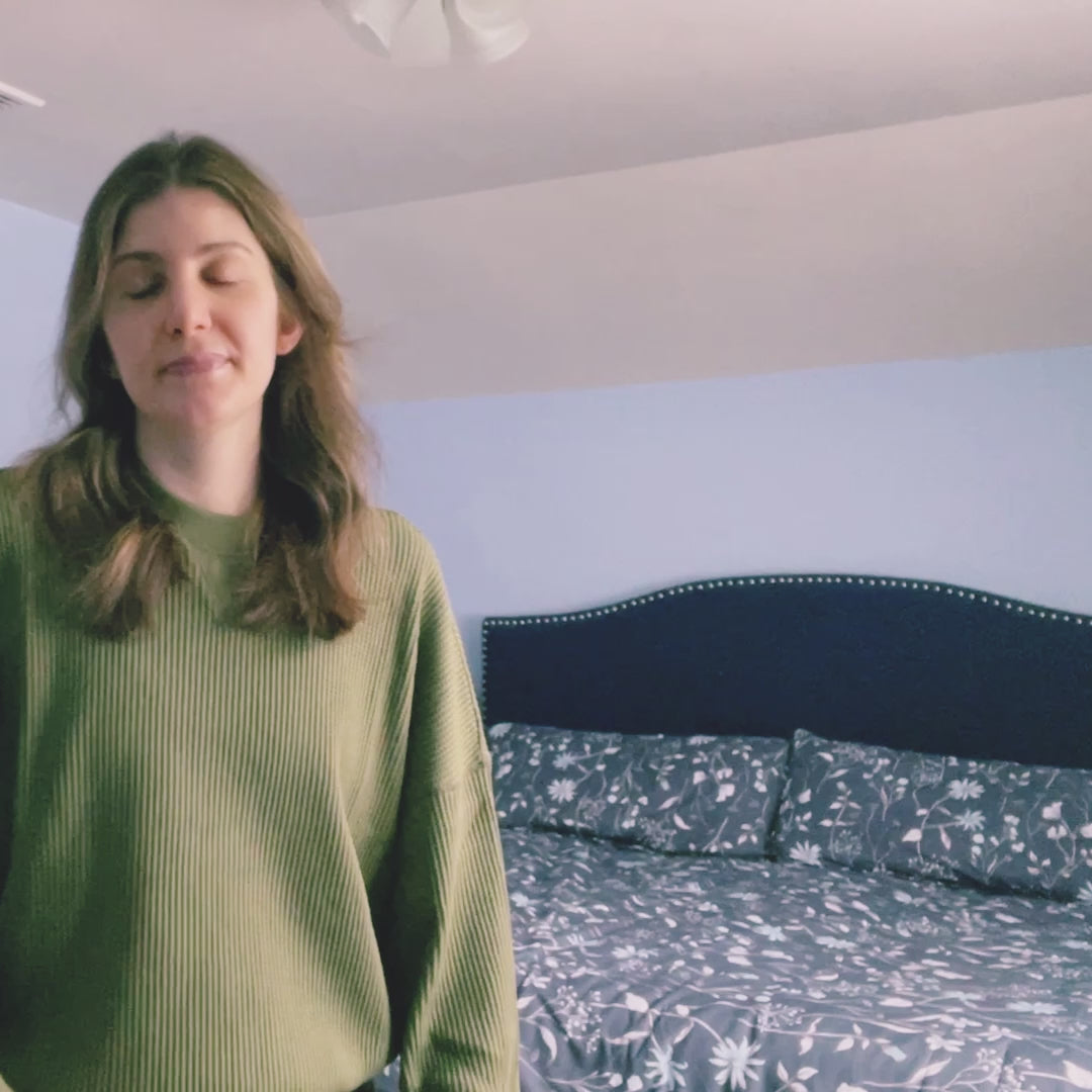 Reviewer Video for Secret Meadow Comforter Set#color_secret-meadow-blue
