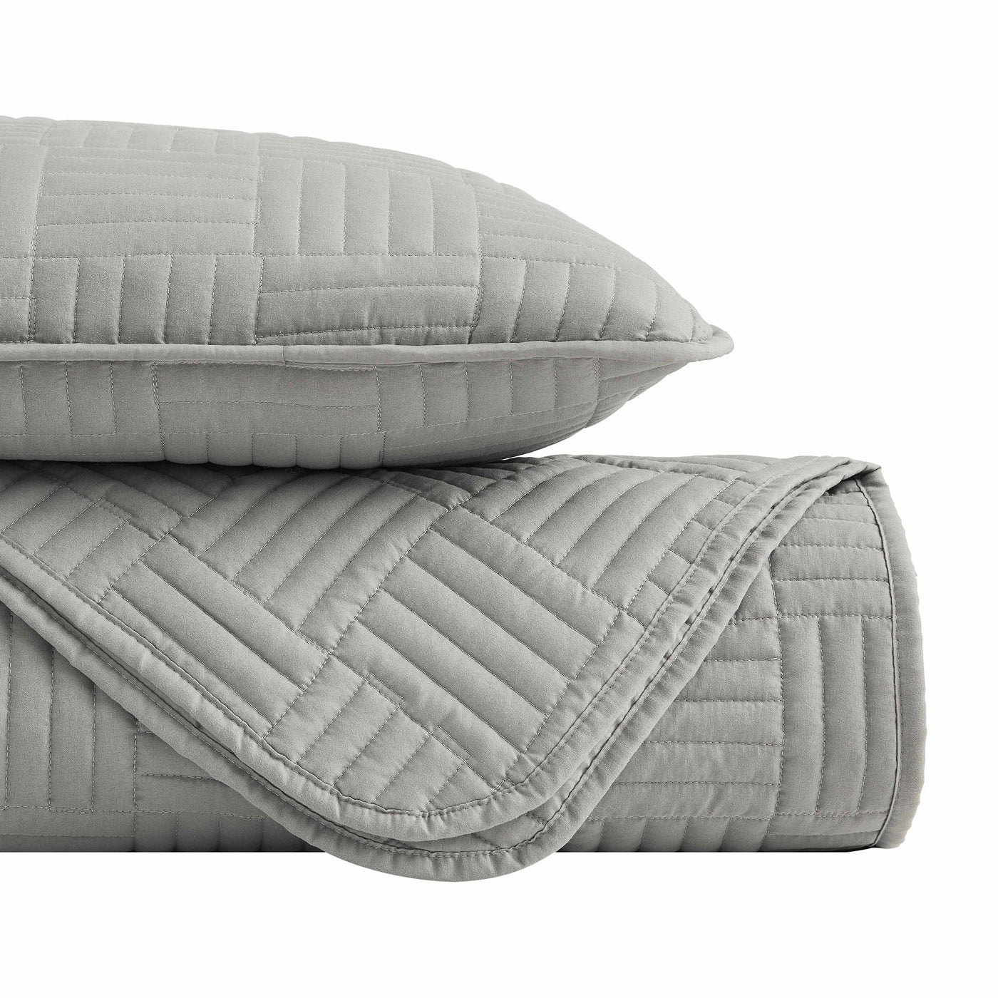 Details and Texture of Grid Oversized Quilt Set in Grey#color_grid-grey