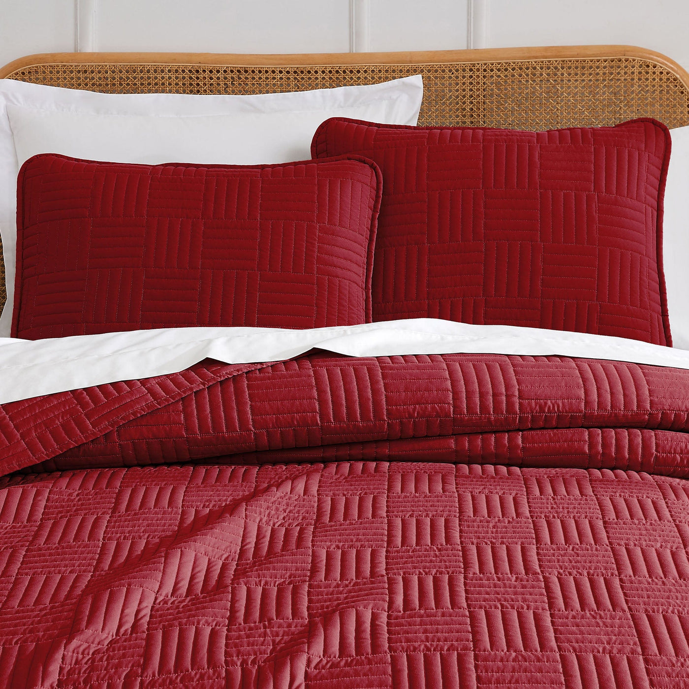 Front View of Grid Oversized Quilt Set in Chilli Pepper#color_grid-chili-pepper