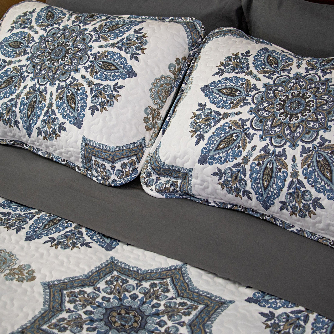 Close Up Image of Infinity Quilt Set in Blue Pillow Shams#color_infinity-blue