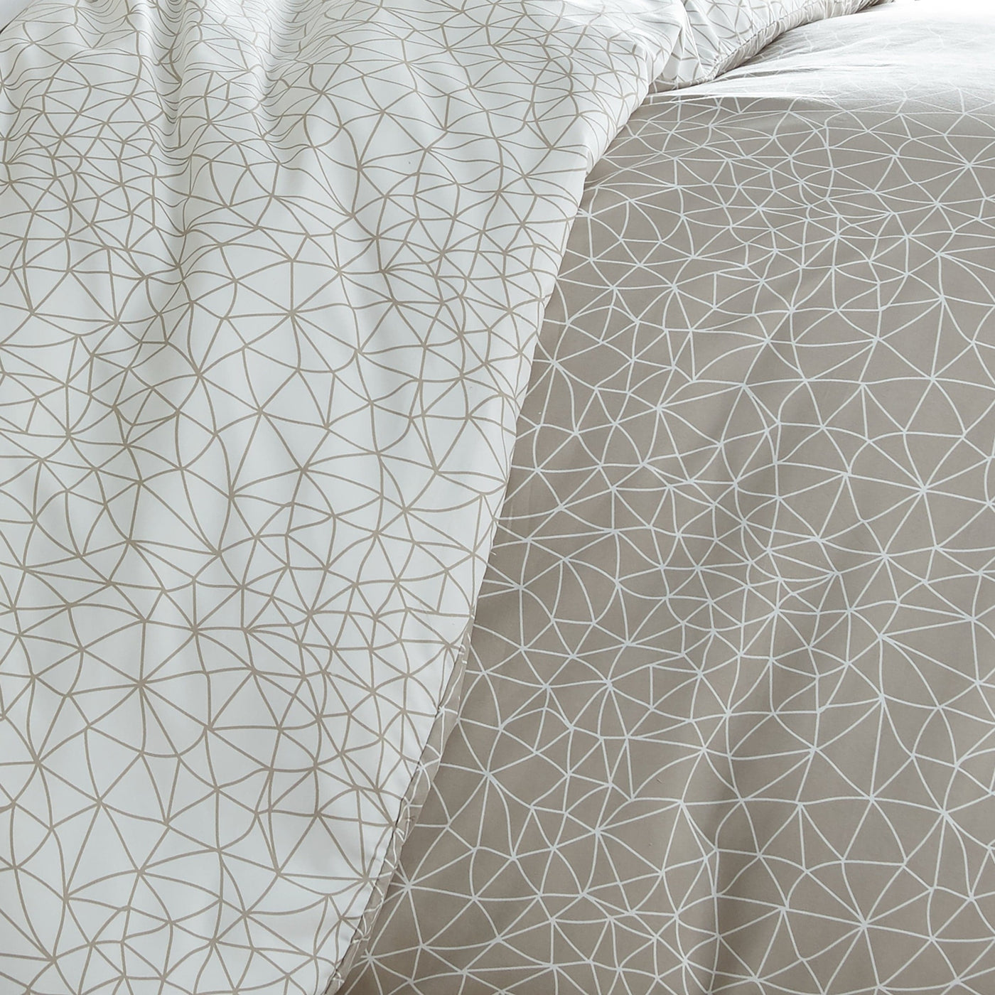 Details and Print Pattern of Geometric Maze Reversible Duvet Cover Set in Taupe#color_geometric-maze-taupe