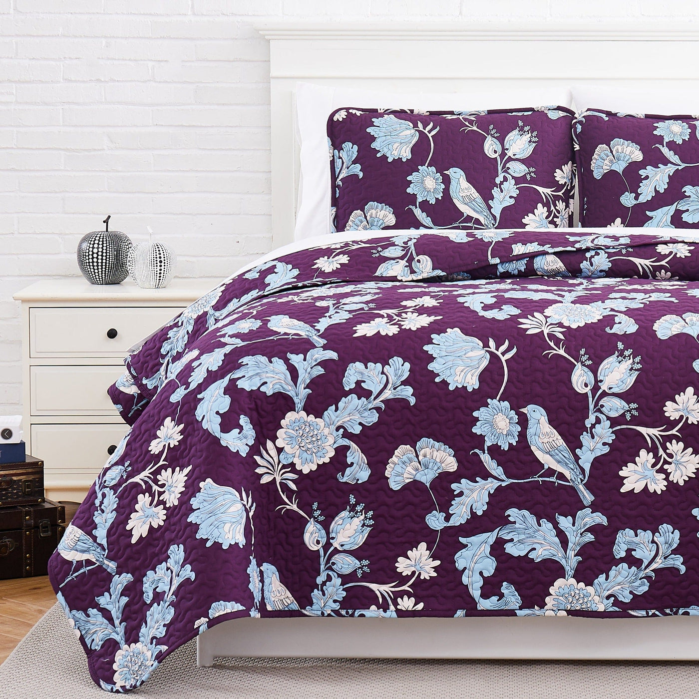 Front View of Early Spring Reversible Quilt Set in Purple#color_early-spring-purple