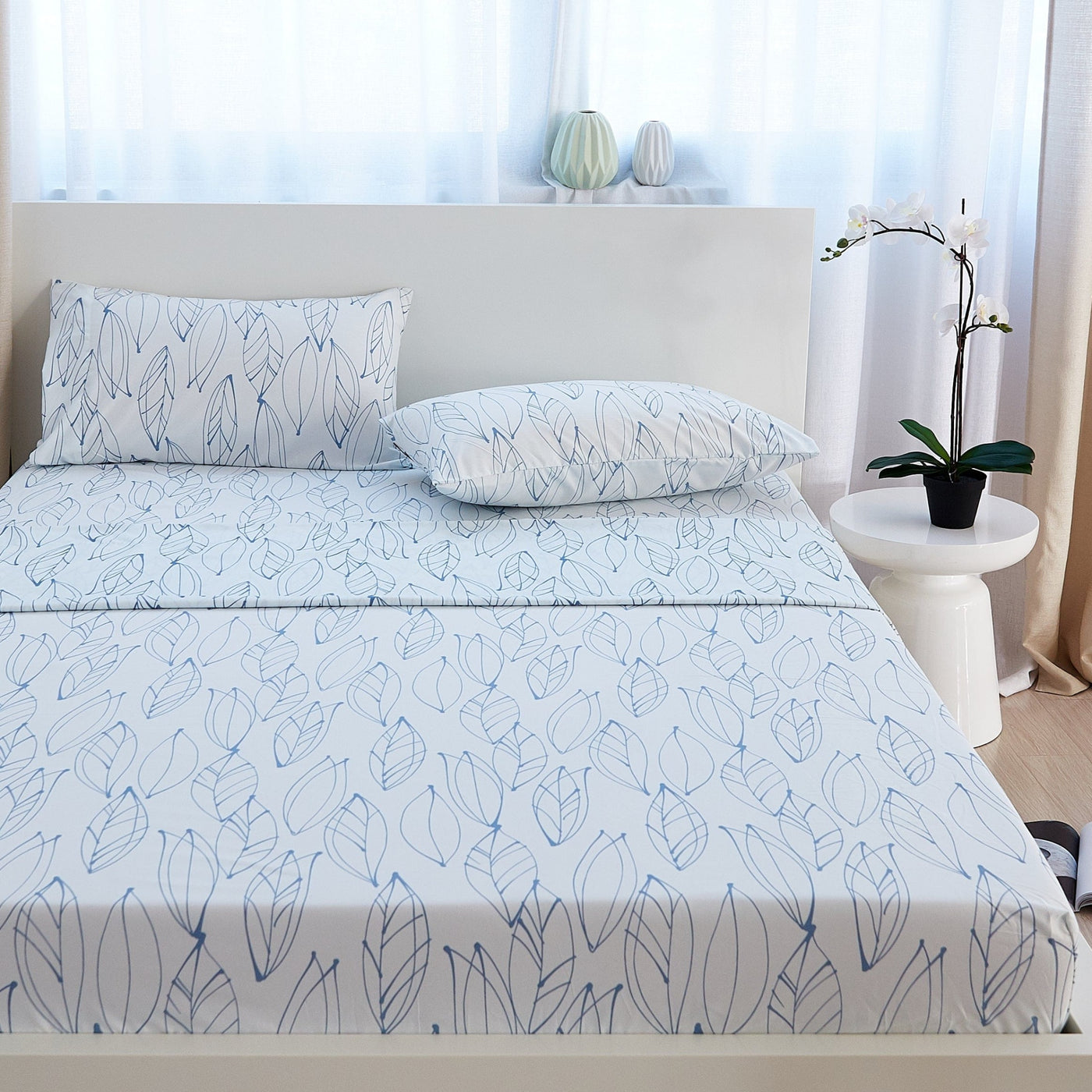 Front View of Modern Foliage Sheet Set in White and Blue#color_modern-foliage-white-and-blue