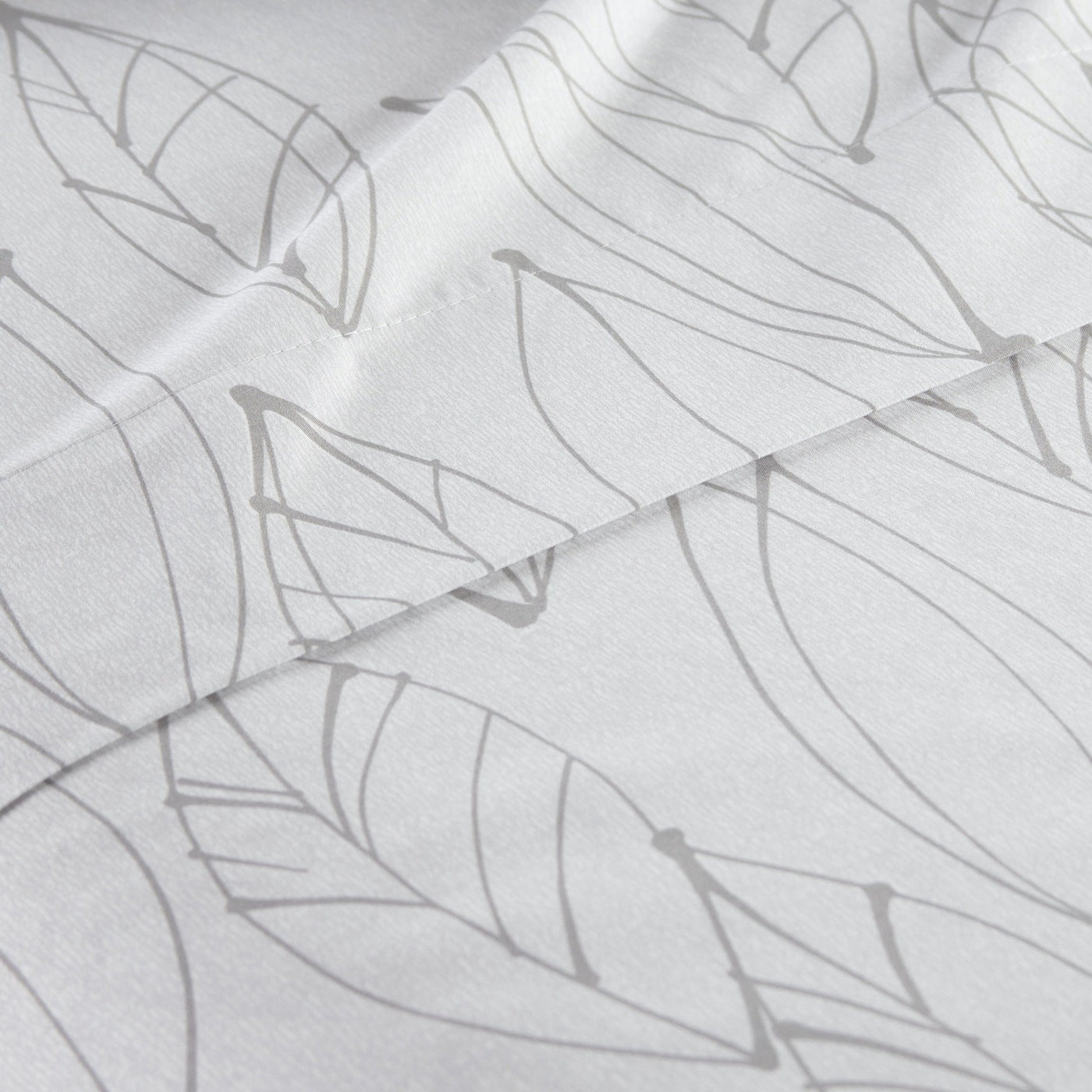 Details and Print Pattern of Modern Foliage Sheet Set in White and Grey#color_modern-foliage-white-and-grey