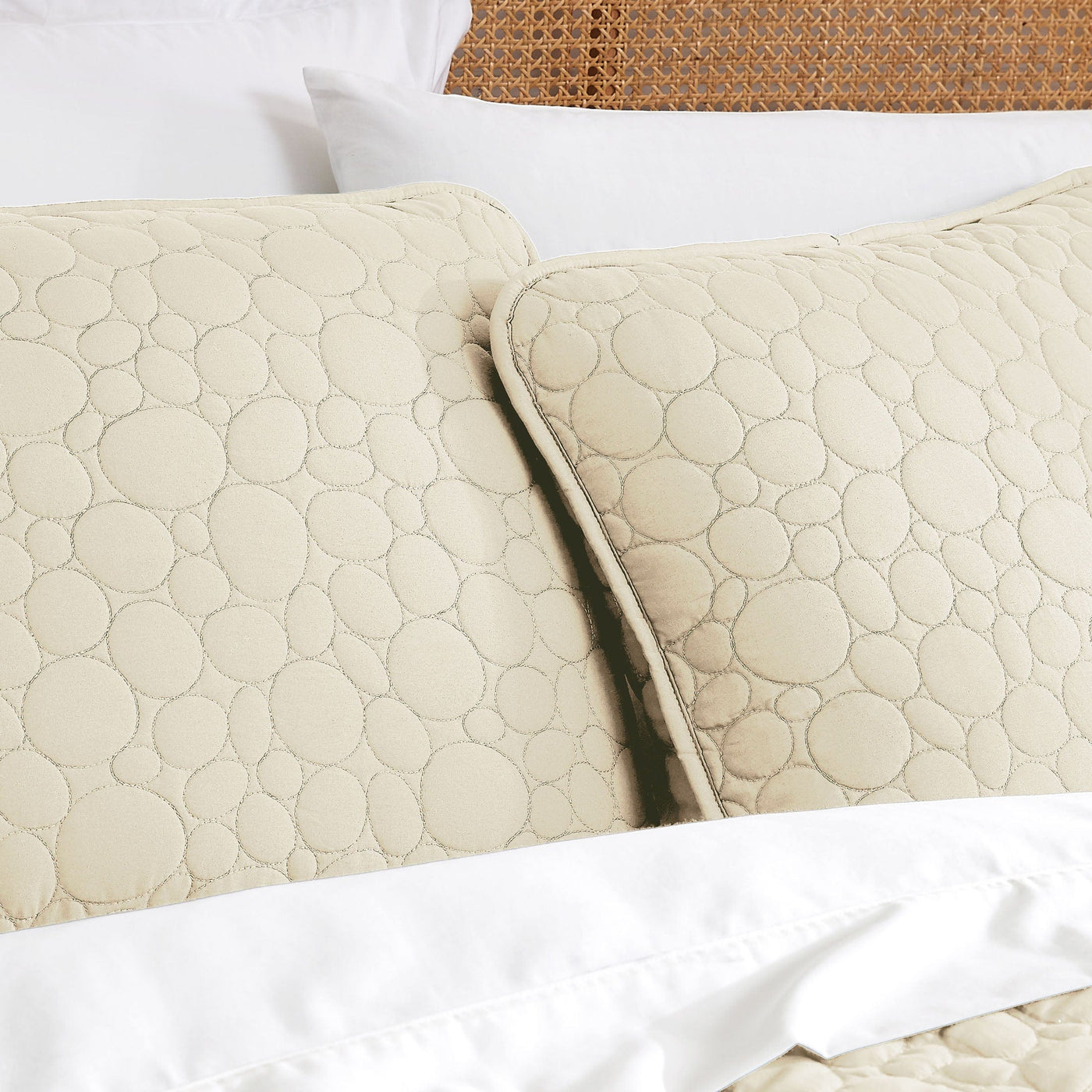 Close Up Image of Pebbles Oversized Quilt Set in Cream Pillow Shams#color_pebbles-cream