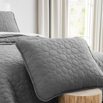 Close Up Image of Pebbles Oversized Quilt Set in Grey Pillow Shams#color_pebbles-grey