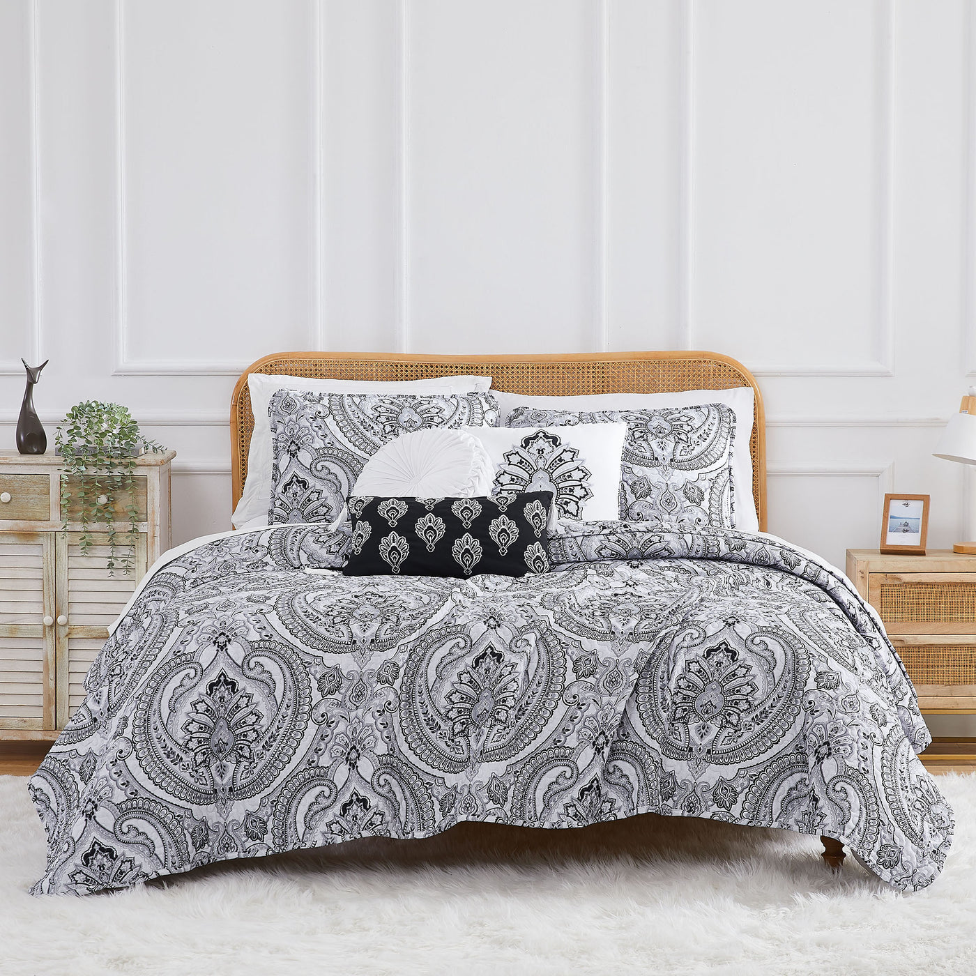 Pure Melody 6-Piece Quilt Bedding Set