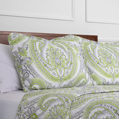 Close Up Image of Pure Melody Quilt Set in Green Pillow Shams#color_pure-melody-green