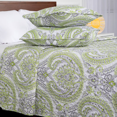 Pure Melody Quilt Set in Green Stack Together#color_pure-melody-green