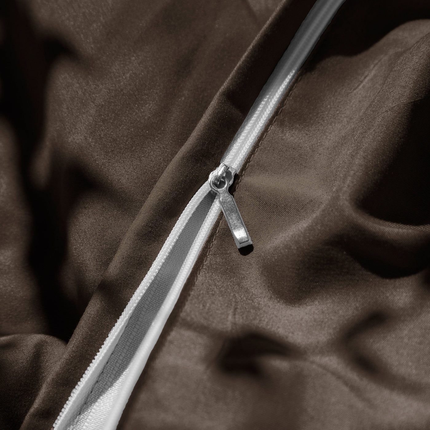 Close Up Image of Zipper Enclosure of Vilano Duvet Cover Set in Brown#color_vilano-chocolate-brown