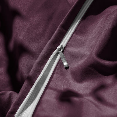 Close Up Image of Zipper Enclosure of Vilano Duvet Cover Set in Purple#color_vilano-purple