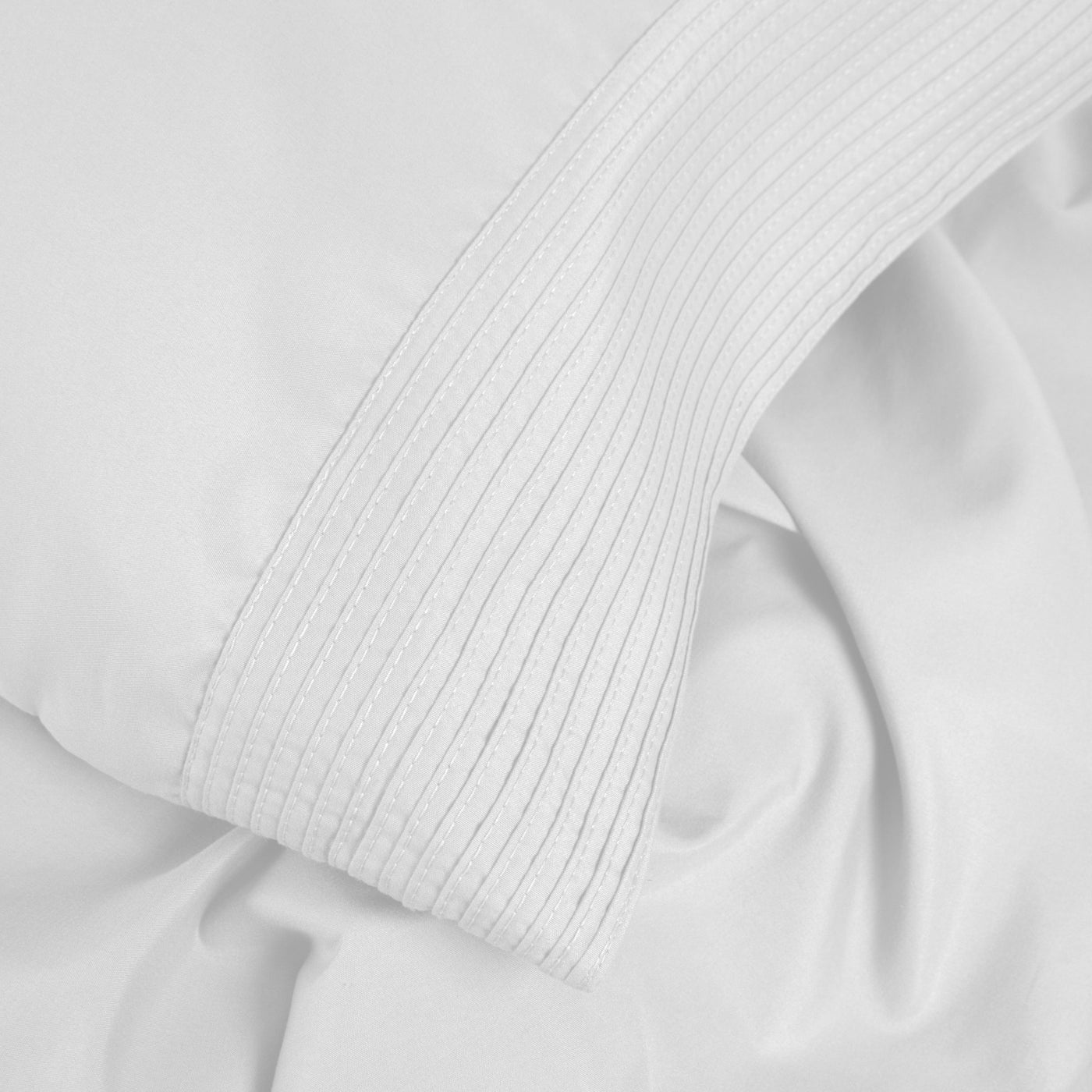 Details of Elegant Pleated Hem of Vilano in White#color_vilano-bright-white