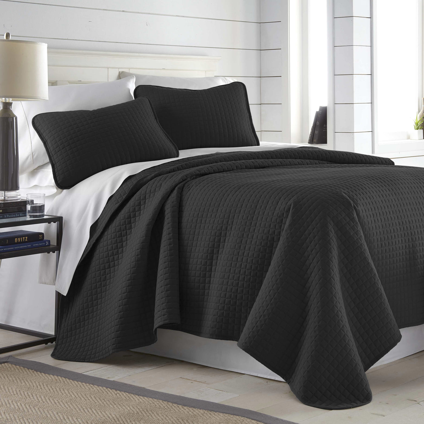 Side View of Vilano Oversized Quilt Set in Black #color_vilano-black