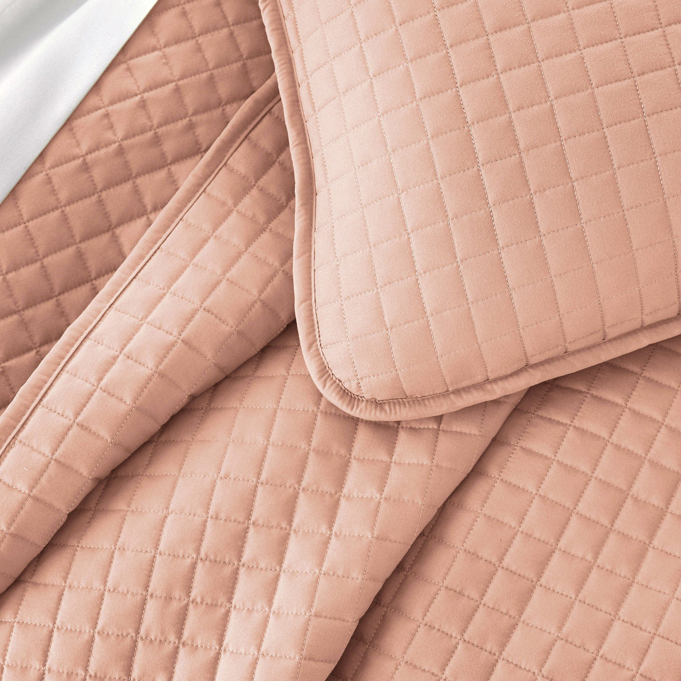Detailed Stitching of Vilano Oversized Quilt Set in Blush #color_vilano-blush