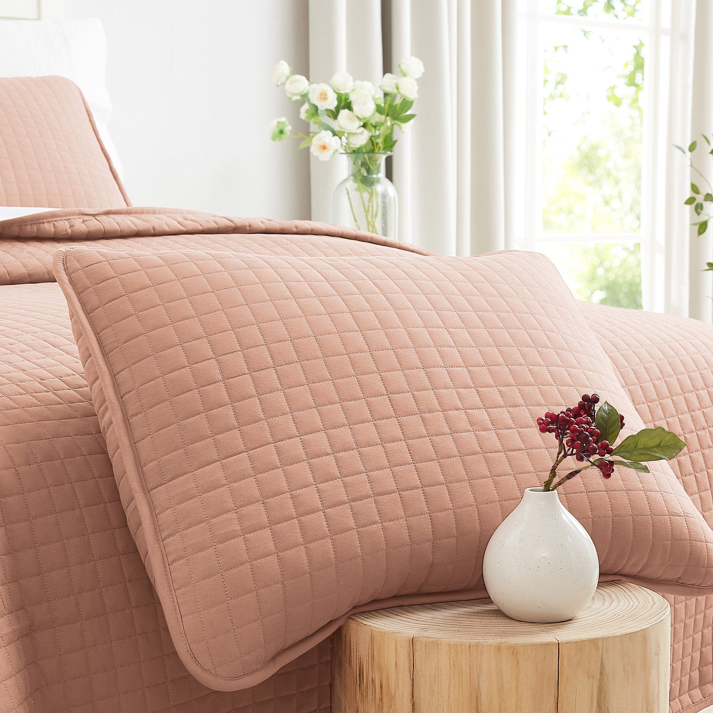 Close Up View of Vilano Oversized Quilt Shams in Blush #color_vilano-blush