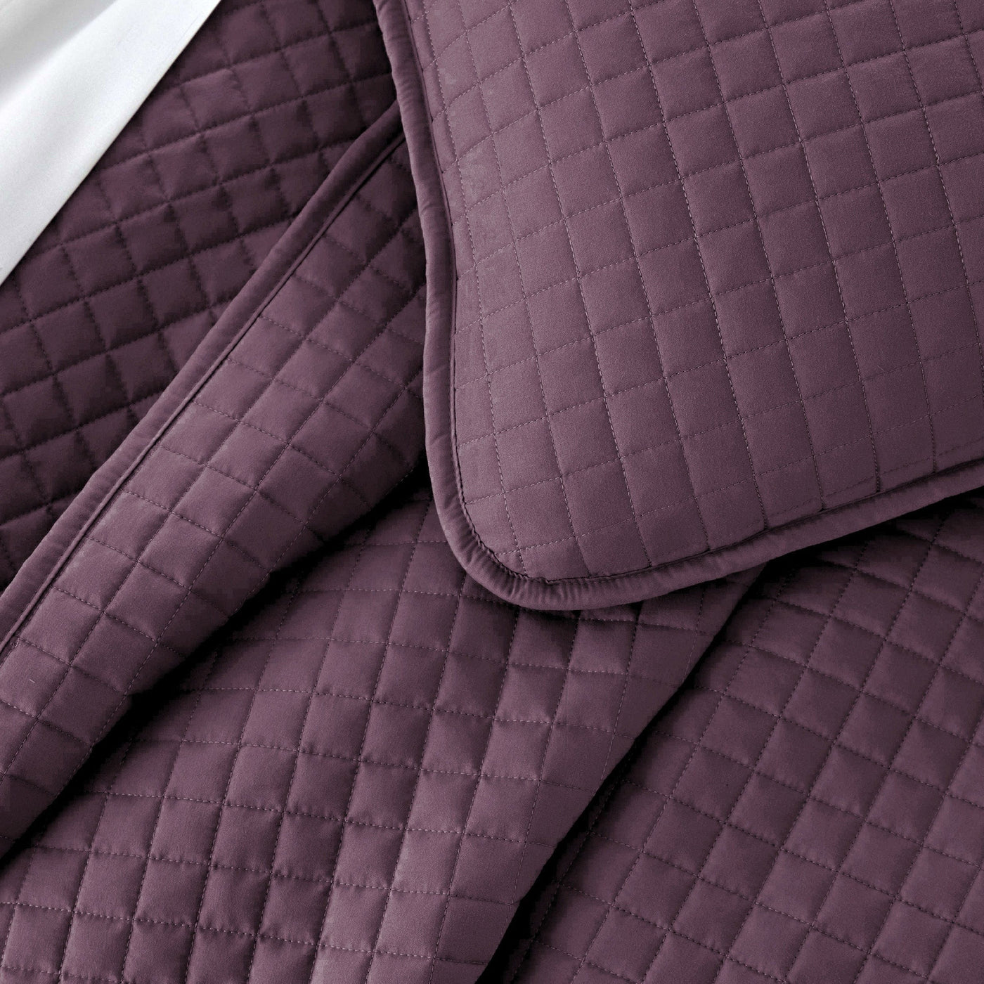 Detailed Stitching of Vilano Oversized Quilt Set in Lavender #color_vilano-purple