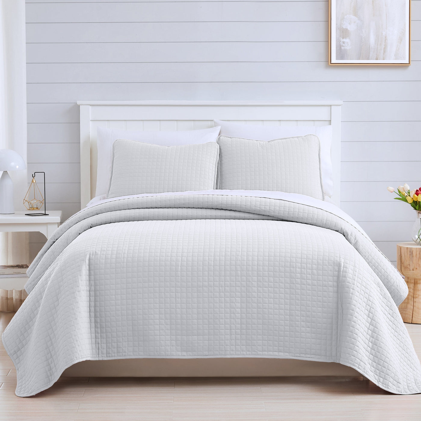Front View of Vilano Oversized Quilt Set in White#color_vilano-bright-white
