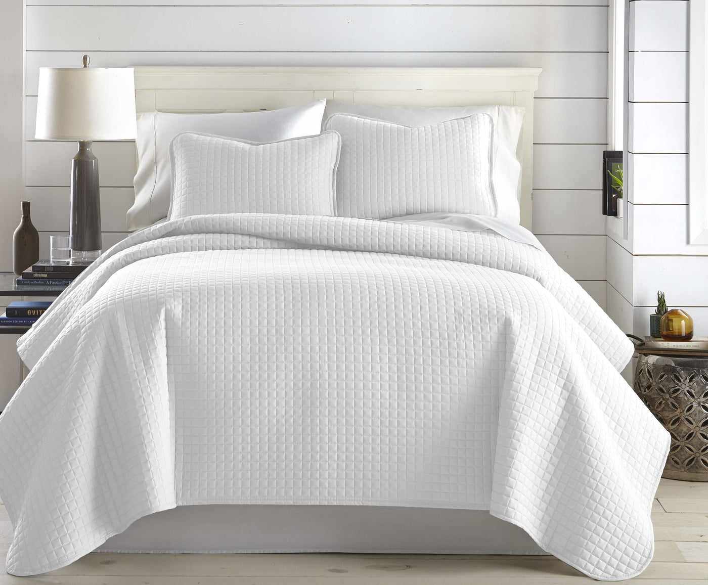  Front View Image of Vilano Quilt in White #color_vilano-white