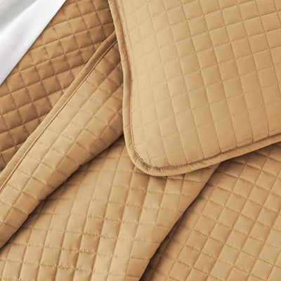 Detailed Stitching of Vilano Oversized Quilt Set in Gold #color_vilano-gold