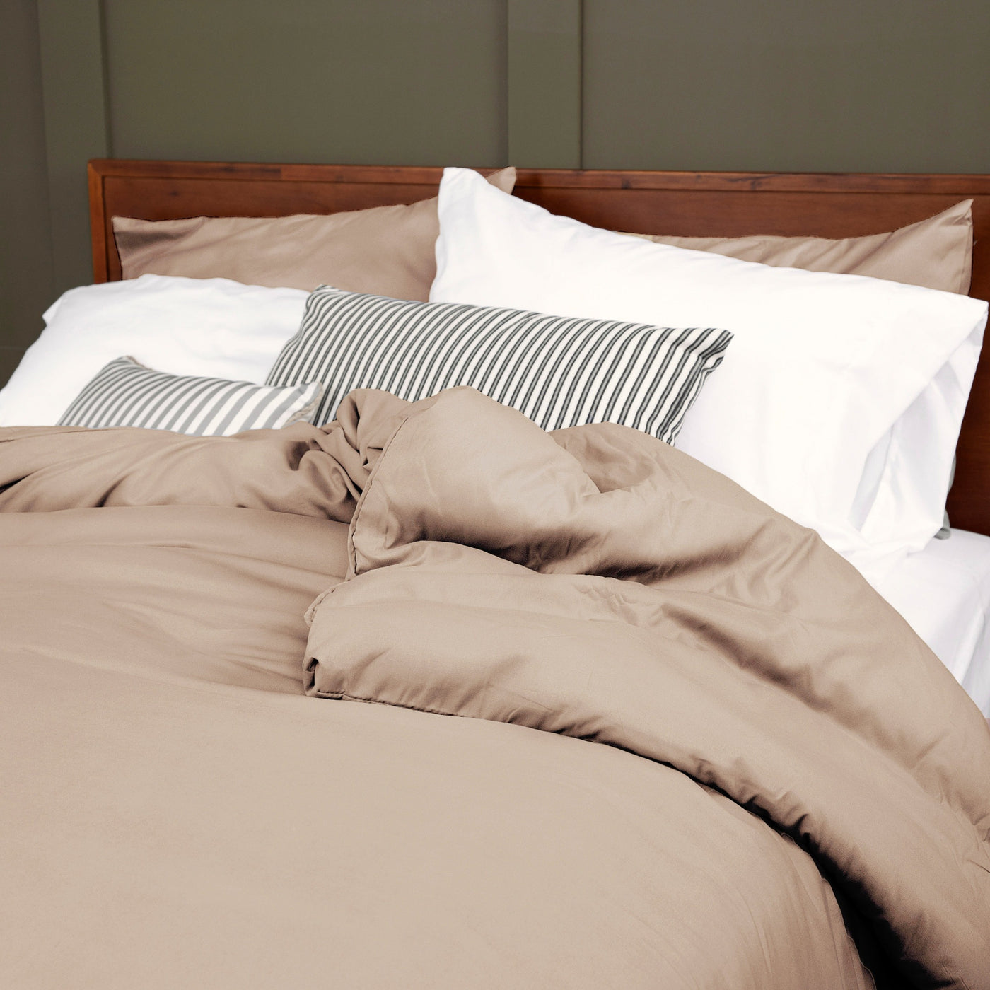 Side View of Vilano Duvet Cover Set in Taupe#color_vilano-taupe