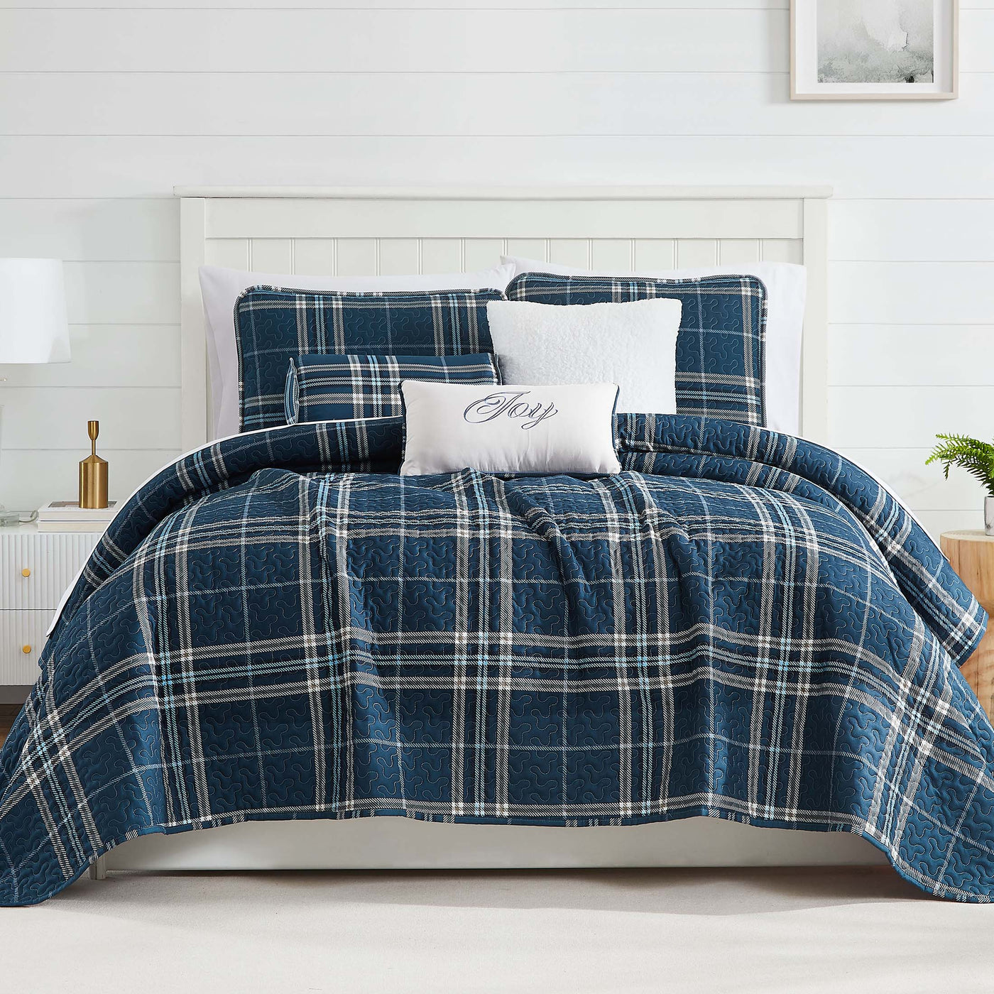 Front View of Vilano Plaid 6-Piece Quilt Bedding Set in Blue#color_plaid-blue