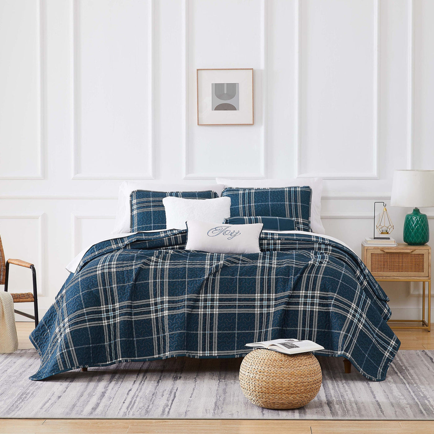 Front View of Vilano Plaid 6-Piece Quilt Bedding Set in Blue#color_plaid-blue