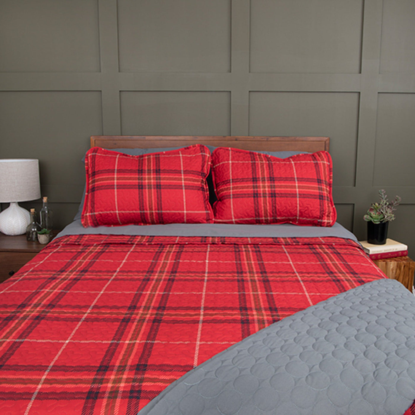 Front View of Vilano Plaid Quilt Set in Red#color_plaid-red