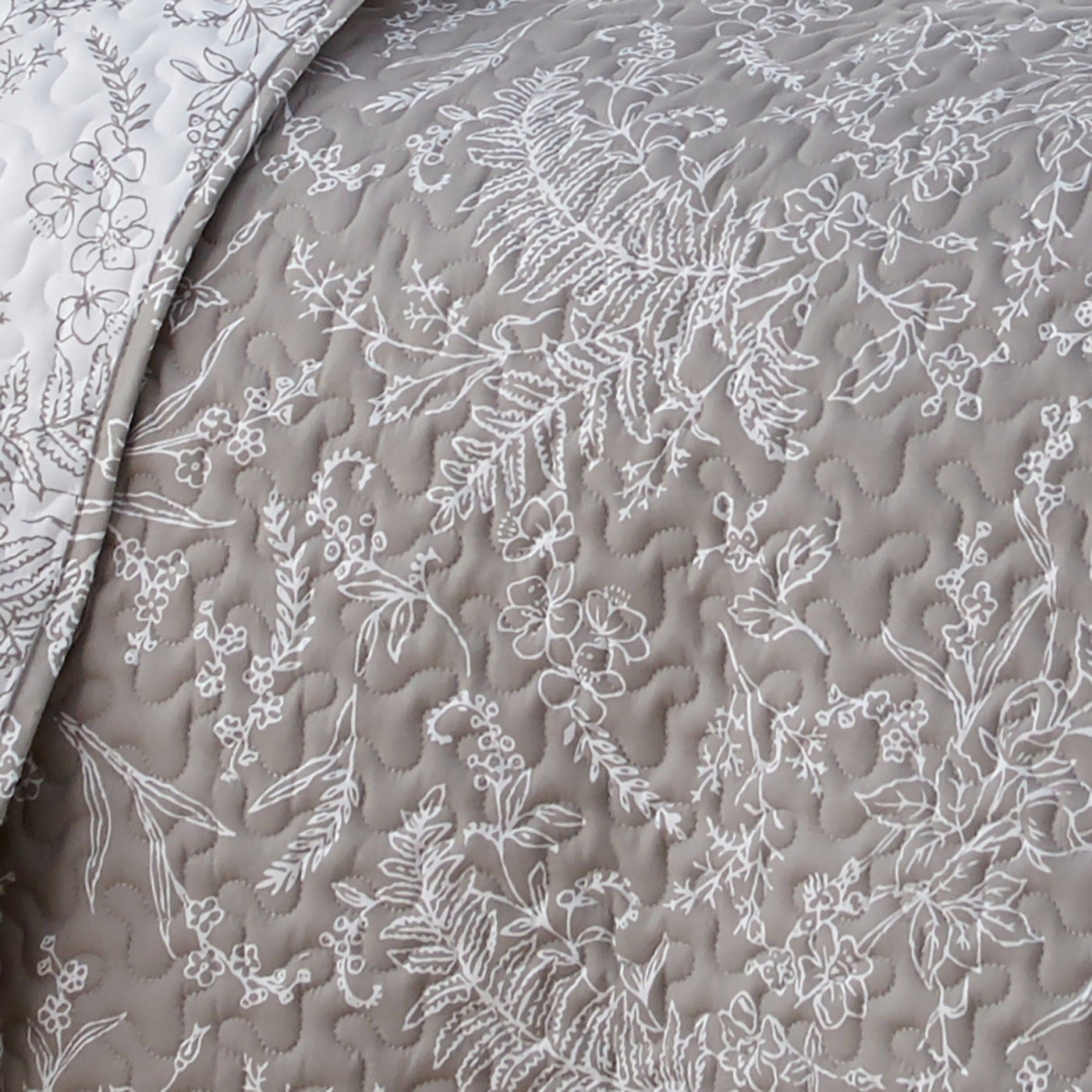 Details and Texture of Winter Brush Reversible Quilt Set in Steel Grey#color_winter-brush-steel-gray