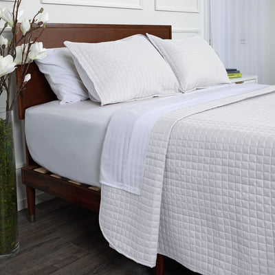  Angled View of Vilano Oversized Quilt Set in White